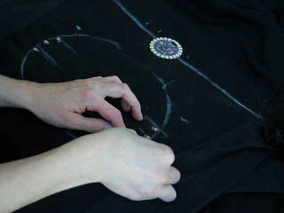 Illustration for article titled Signal Jacket for Cyclists Gets Instructable: Your Arms Will be Happy